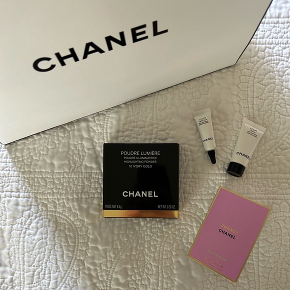 New in Box Chanel POUDRE LUMIÈRE Highlighting Powder Ivory Gold - Picture 8 of 8